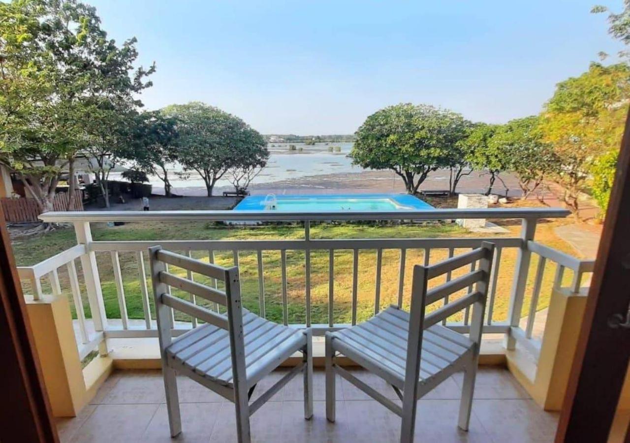 Baan Talay See Cream Resort Samut Songkhram Экстерьер фото