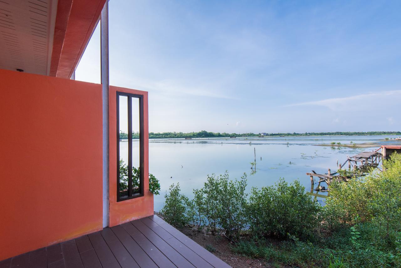 Baan Talay See Cream Resort Samut Songkhram Экстерьер фото
