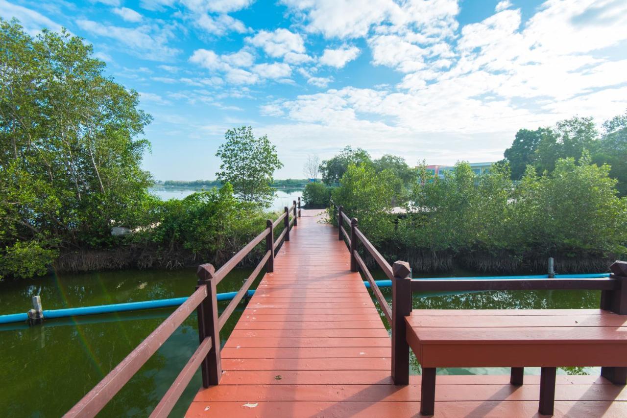Baan Talay See Cream Resort Samut Songkhram Экстерьер фото